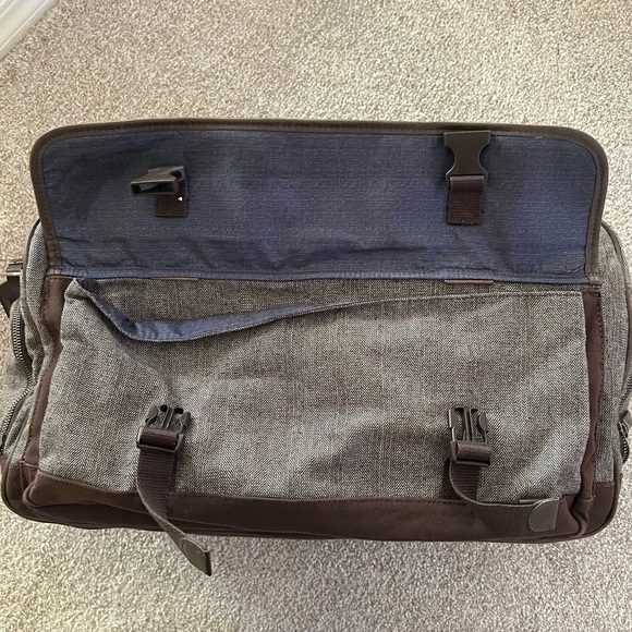 Cutter & Buck Brown Leather Blue Interior Travel Carry-on Duffel Bag - Picture 2 of 13